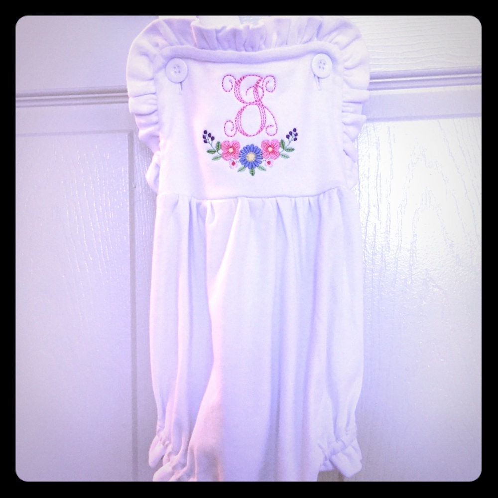 “J” monogrammed bubble